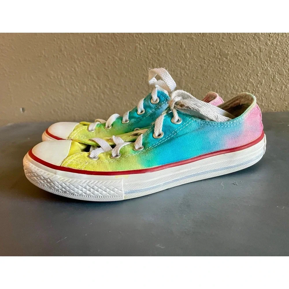 Youth Rainbow All Star Converse Size 1.5